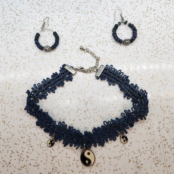 Vintage Drop Hoop Earrings & Ying Yang Choker Set - Picture 3 of 6